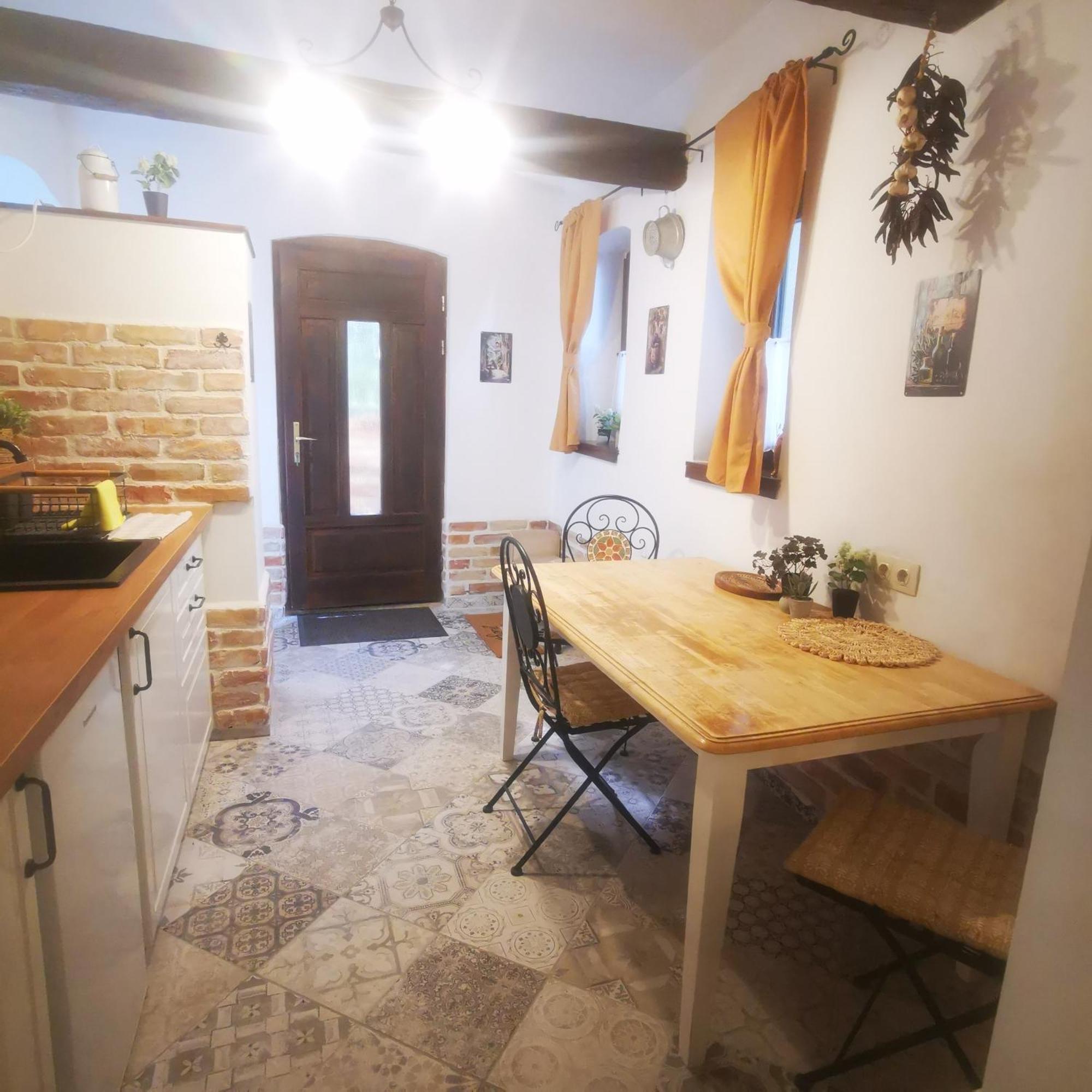 Kuria Apartman Budapest With Free Parking Exterior foto